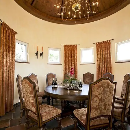 Weinquartier Burggarten * 바트노이에나르아르바일러